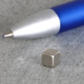 Aimant néodyme en forme de cube, nickelés 