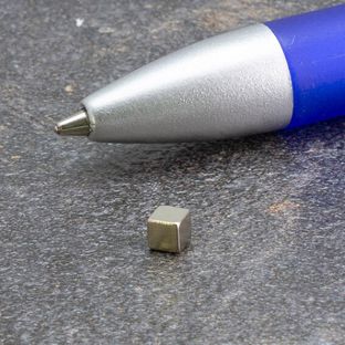 Aimant néodyme en forme de cube, nickelés 3 x 3 x 3 mm