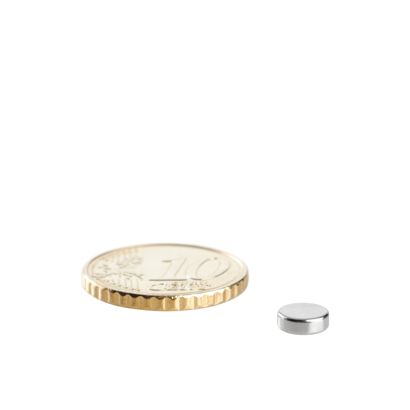 Aimants néodymes en forme de disque 6 mm x 2 mm | N35, axial (parallèle à la hauteur)