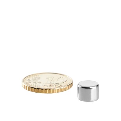 Aimants néodymes en forme de disque 8 mm x 6 mm | N52, axial (parallèle à la hauteur)