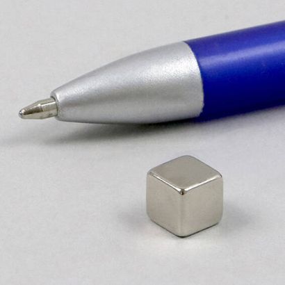Aimant néodyme en forme de cube, nickelés 7 x 7 x 7 mm