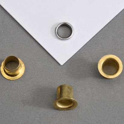 Œillets pour papier null | N° 271 - 6mm - 7,2mm
